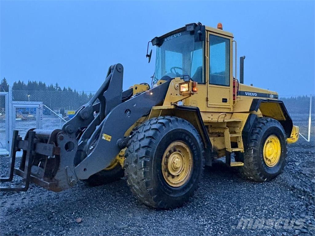 Volvo L 90 D لوادر بعجل
