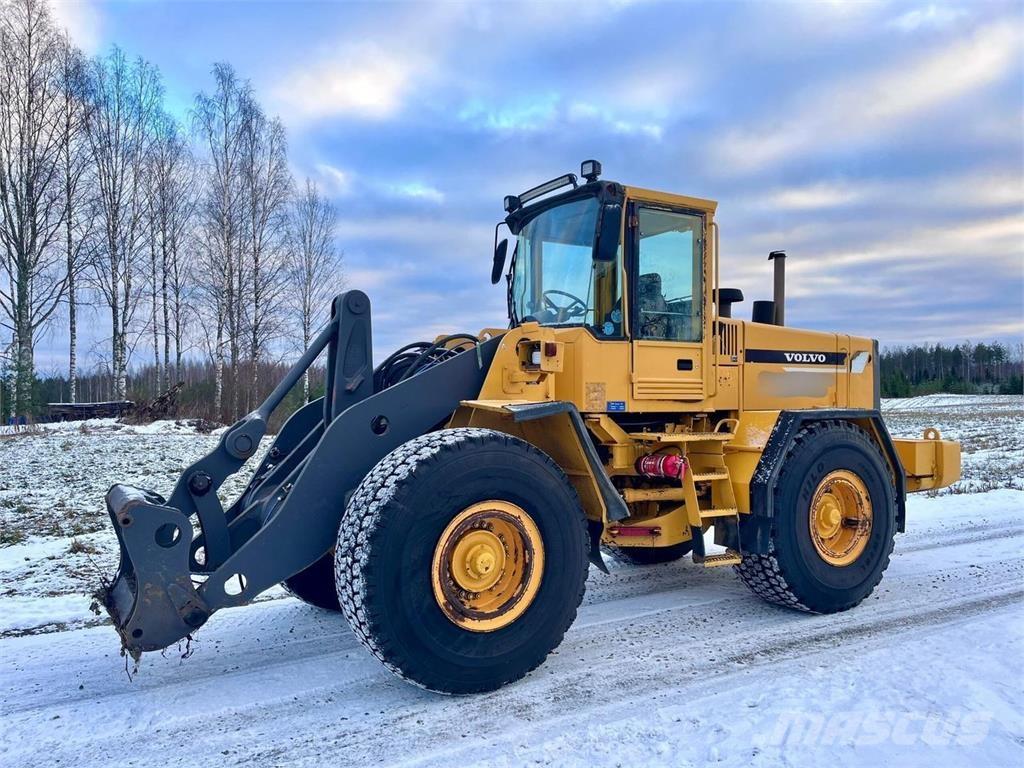 Volvo L120C لوادر بعجل