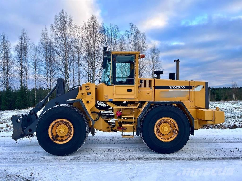 Volvo L120C لوادر بعجل