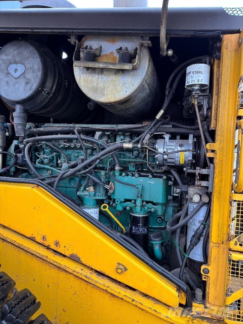 Volvo L120F لوادر بعجل