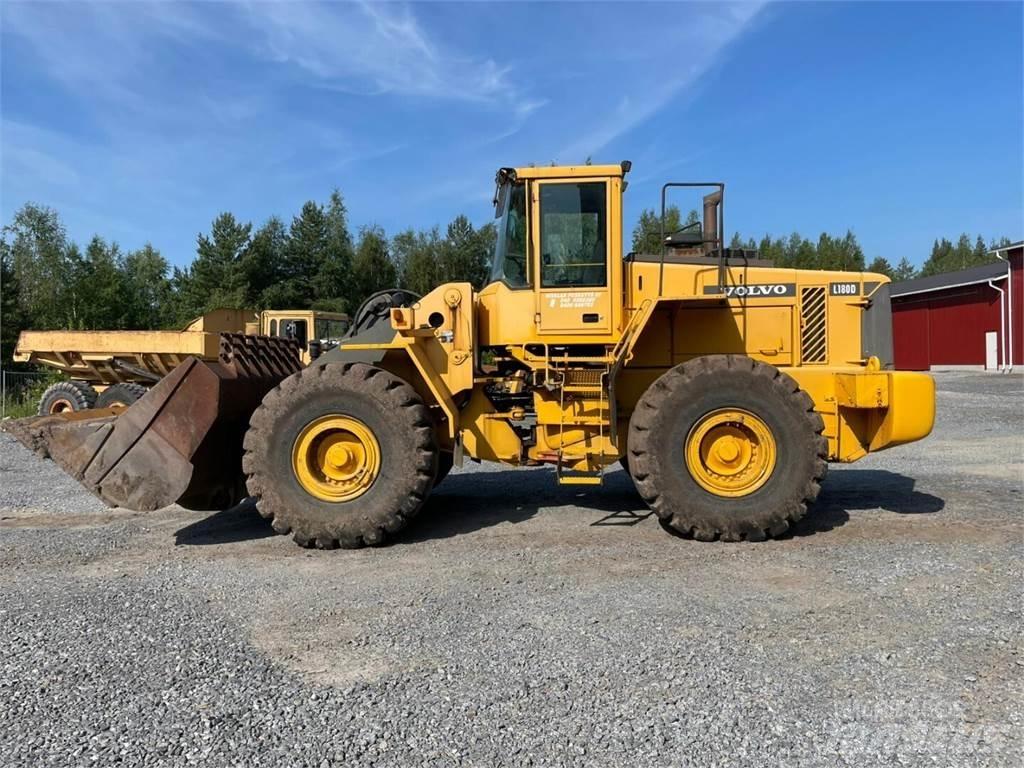 Volvo L180D لوادر بعجل