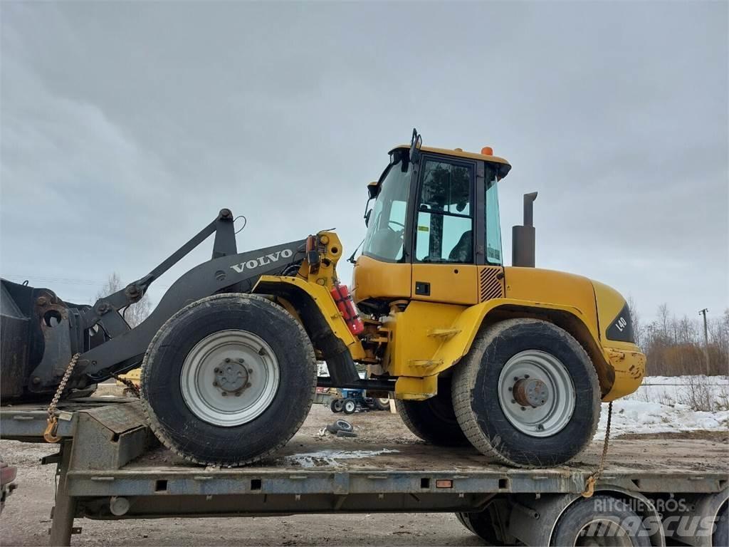 Volvo L40 لوادر بعجل