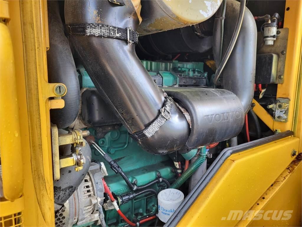 Volvo L60F لوادر بعجل