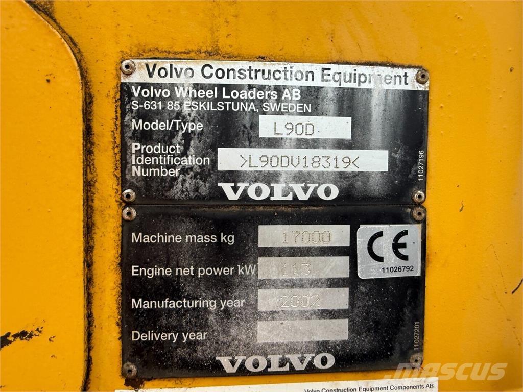 Volvo L90D لوادر بعجل