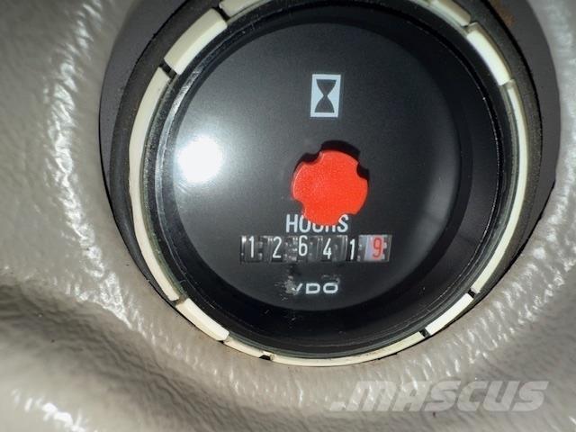 Volvo L90G لوادر بعجل