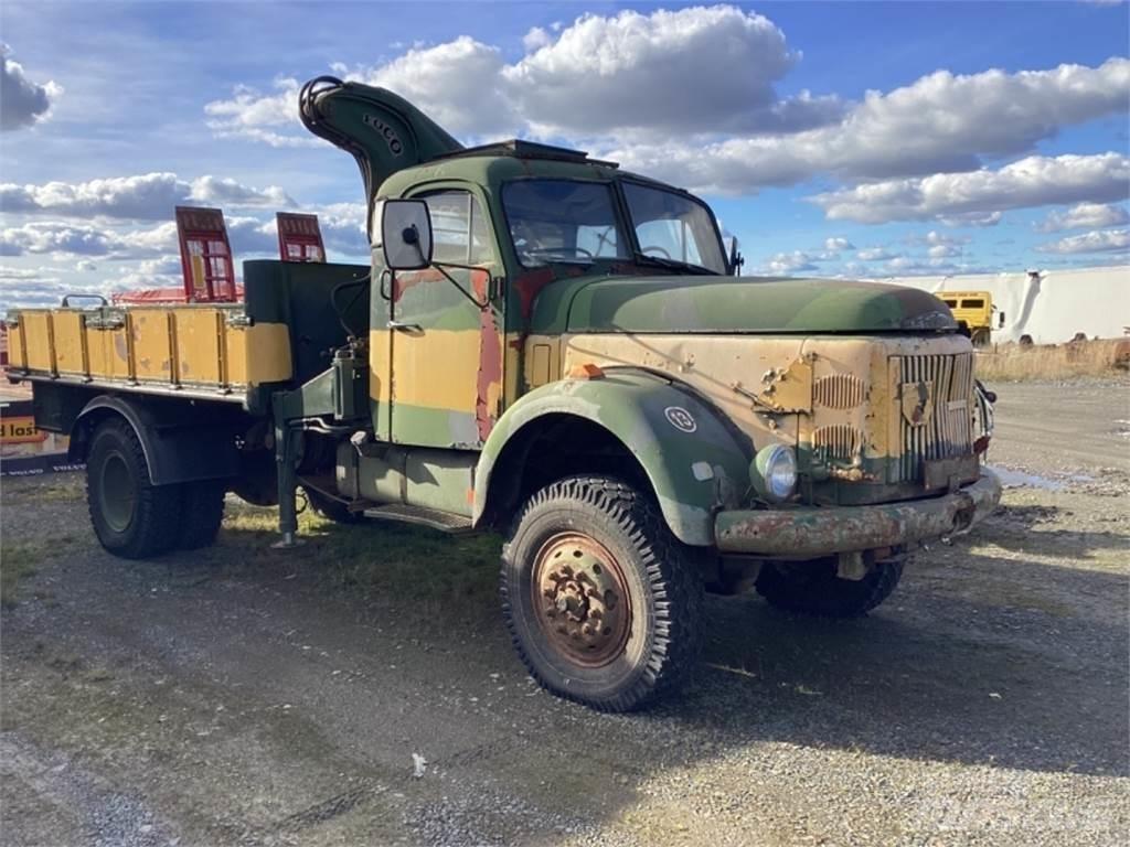 Volvo N 86 شاحنات مسطحة/مفصلية الجوانب