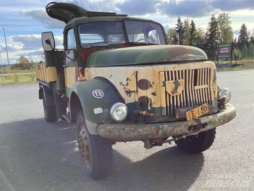 Volvo N 86 شاحنات مسطحة/مفصلية الجوانب