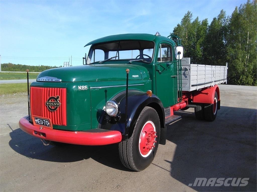 Volvo N 86 شاحنات مسطحة/مفصلية الجوانب