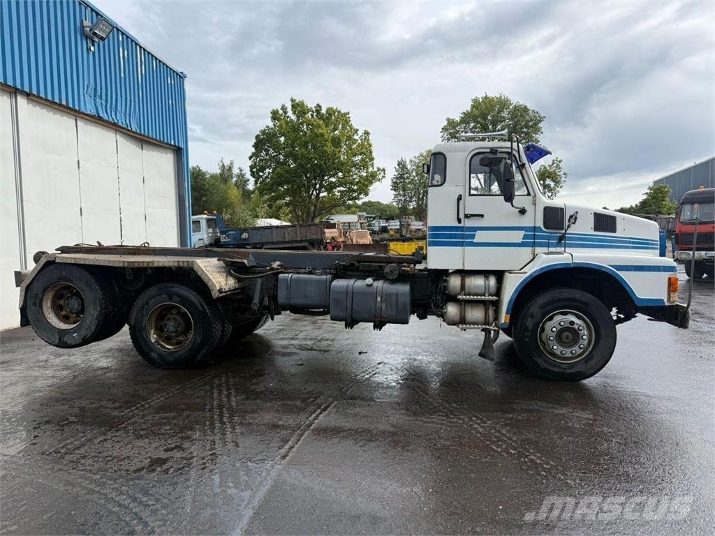 Volvo N10 6x2 شاحنات الرافعات الخطافية