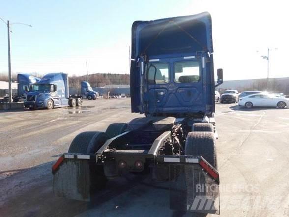 Freightliner CASCADIA 116 وحدات الجر