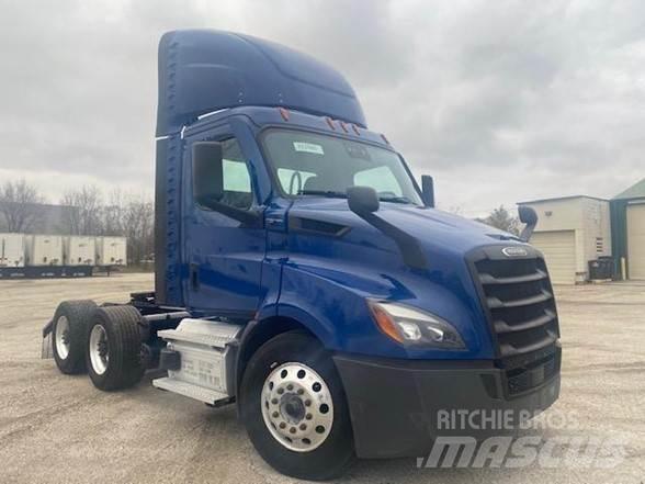 Freightliner CASCADIA 116 وحدات الجر