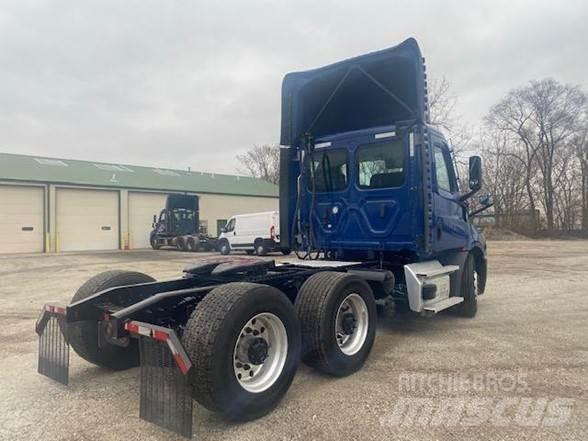 Freightliner CASCADIA 116 وحدات الجر