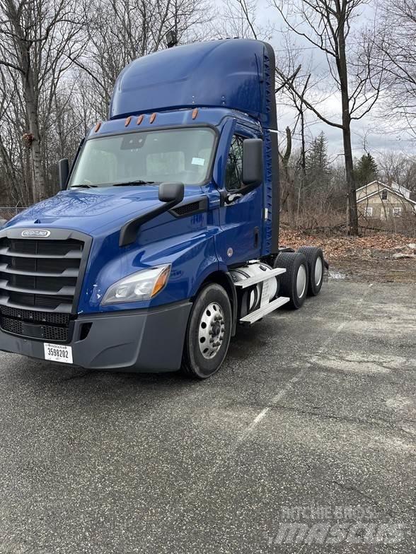 Freightliner CASCADIA 116 وحدات الجر