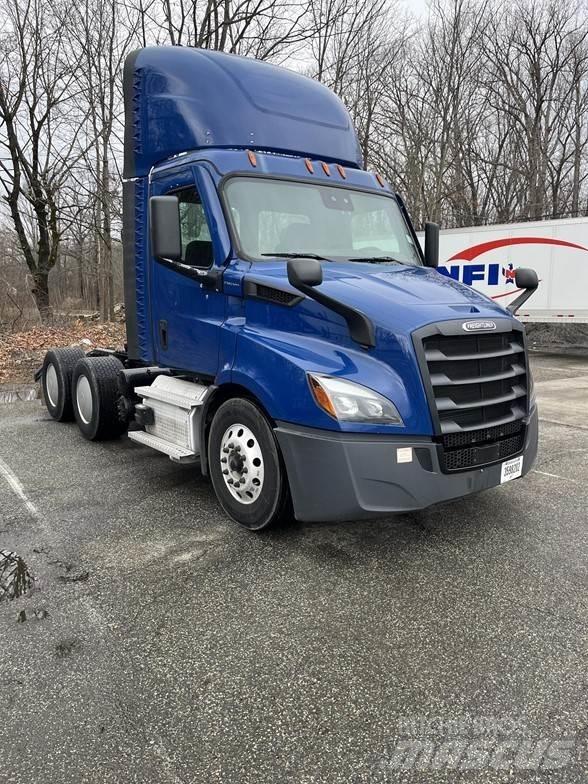 Freightliner CASCADIA 116 وحدات الجر
