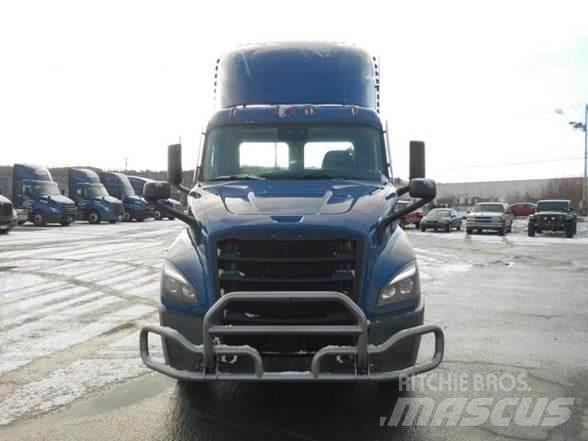 Freightliner CASCADIA 116 وحدات الجر