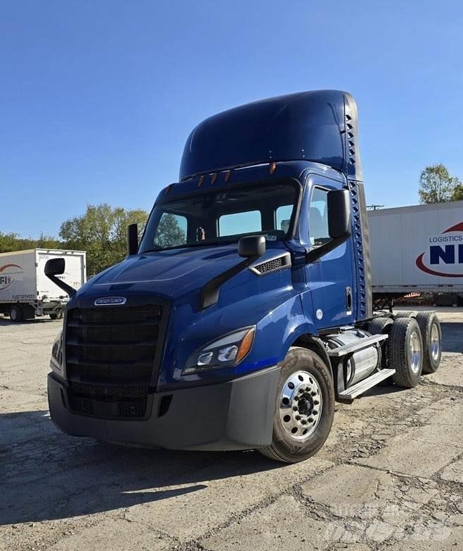 Freightliner CASCADIA 116 وحدات الجر