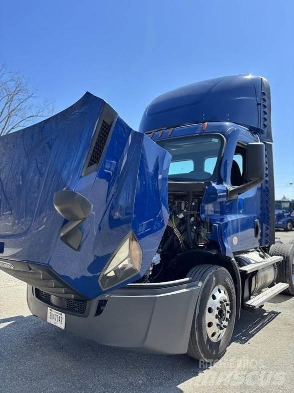 Freightliner CASCADIA 116 وحدات الجر