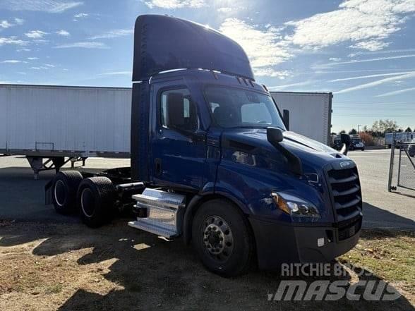 Freightliner CASCADIA 116 وحدات الجر