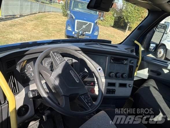 Freightliner CASCADIA 116 وحدات الجر