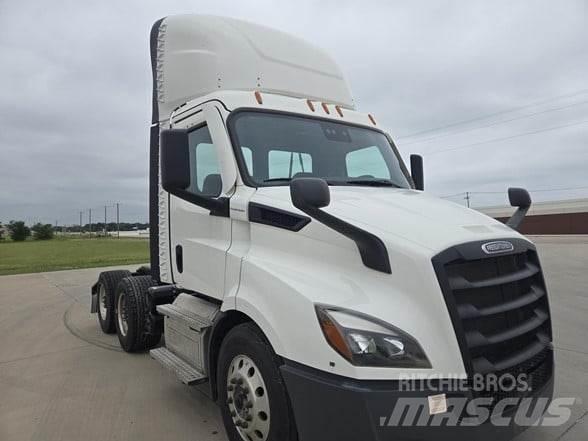Freightliner CASCADIA 116 وحدات الجر