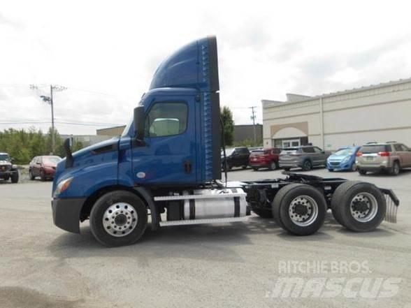 Freightliner CASCADIA 116 وحدات الجر