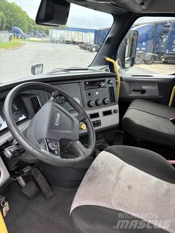 Freightliner CASCADIA 116 وحدات الجر