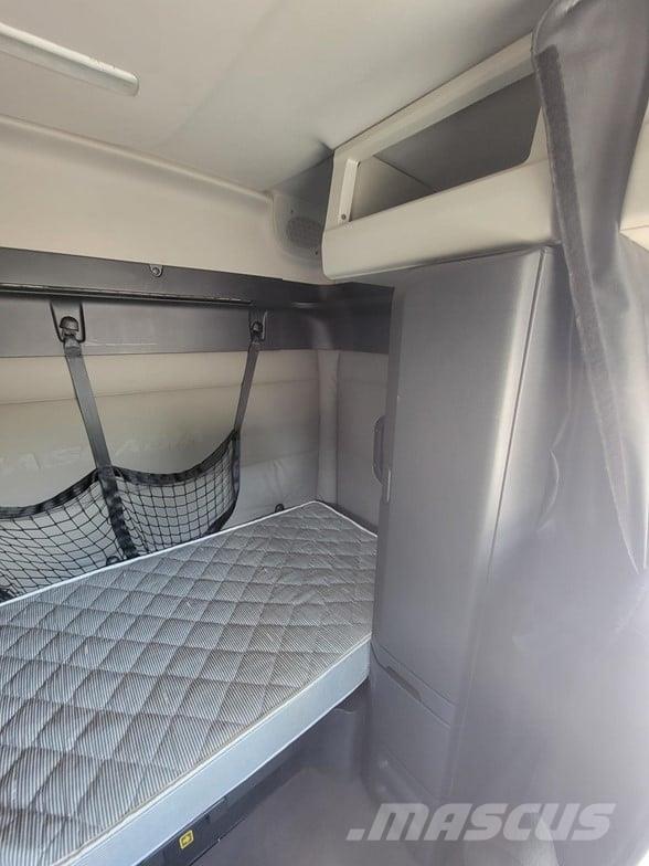 Freightliner CASCADIA 116 وحدات الجر