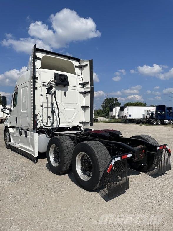 Freightliner CASCADIA 116 وحدات الجر