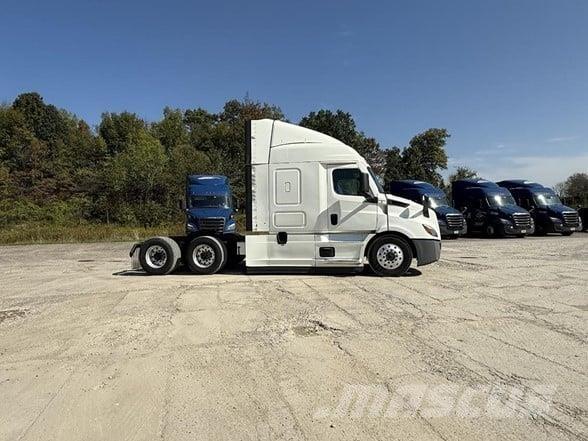 Freightliner CASCADIA 116 وحدات الجر