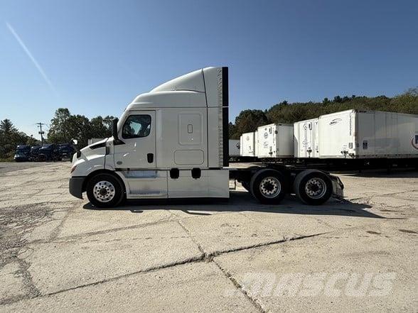 Freightliner CASCADIA 116 وحدات الجر