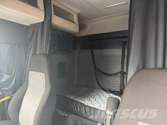 Freightliner CASCADIA 116 وحدات الجر