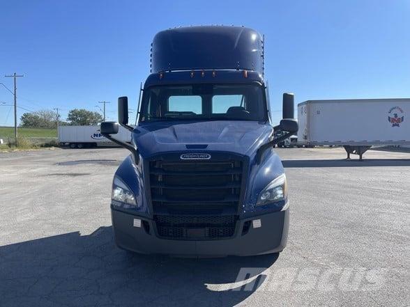 Freightliner CASCADIA 116 وحدات الجر