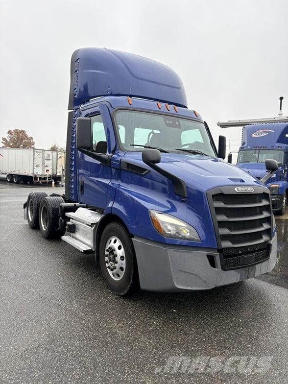 Freightliner CASCADIA 116 وحدات الجر