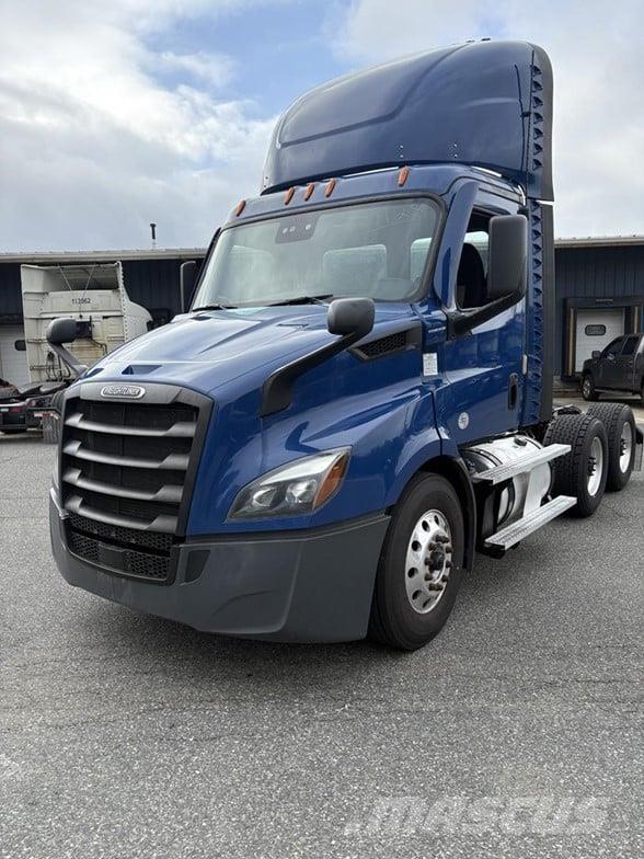 Freightliner CASCADIA 116 وحدات الجر