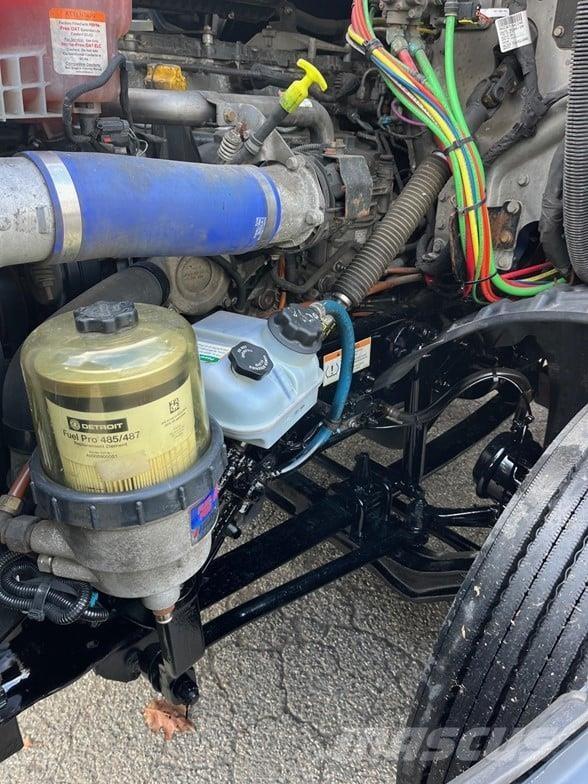 Freightliner CASCADIA 116 وحدات الجر