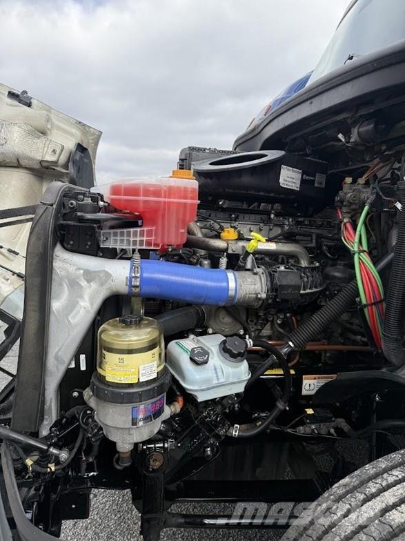 Freightliner CASCADIA 116 وحدات الجر