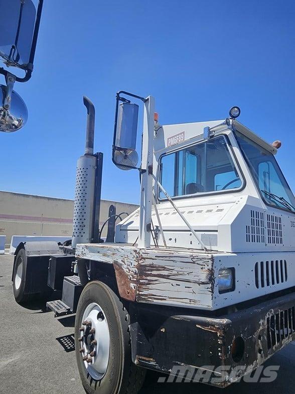 Kalmar OTTAWA 4X2 OFF-ROAD جرارات صالات المطارات