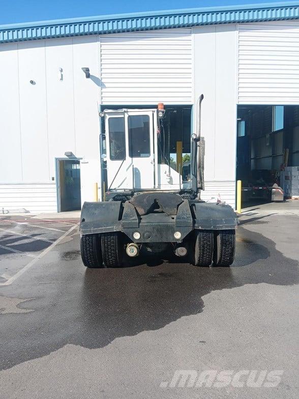 Kalmar OTTAWA 4X2 OFF-ROAD جرارات صالات المطارات