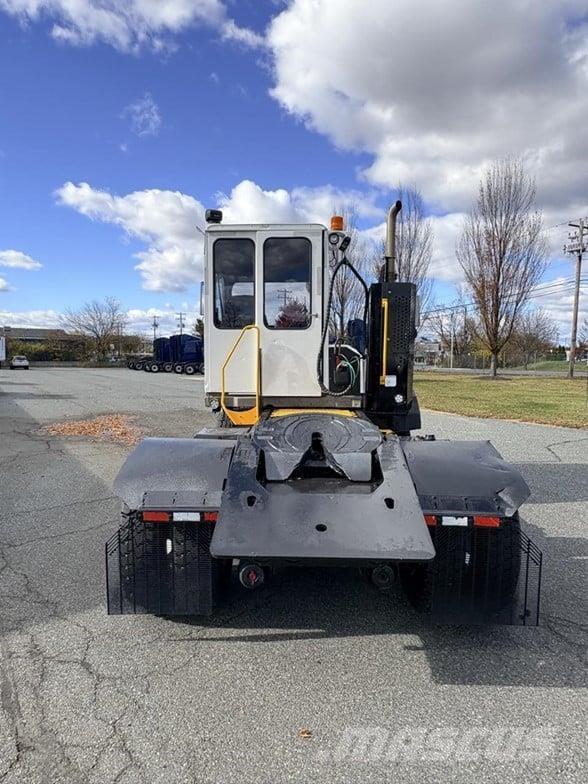 Kalmar OTTAWA 4X2 OFF-ROAD جرارات صالات المطارات