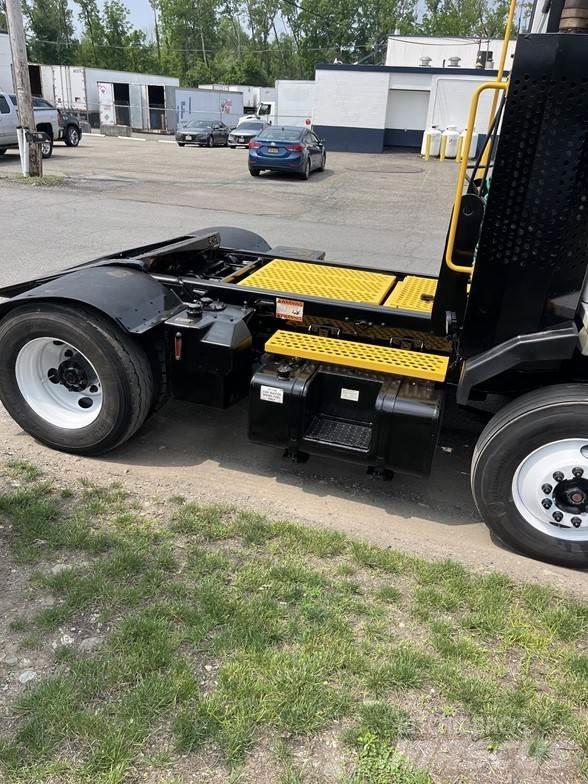 Kalmar OTTAWA T2 جرارات صالات المطارات