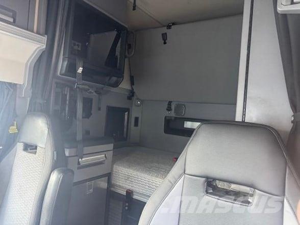 Mack ANTHEM 64T وحدات الجر