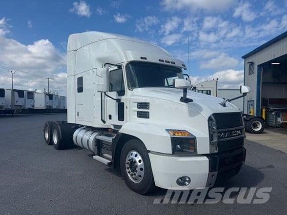 Mack ANTHEM 64T وحدات الجر