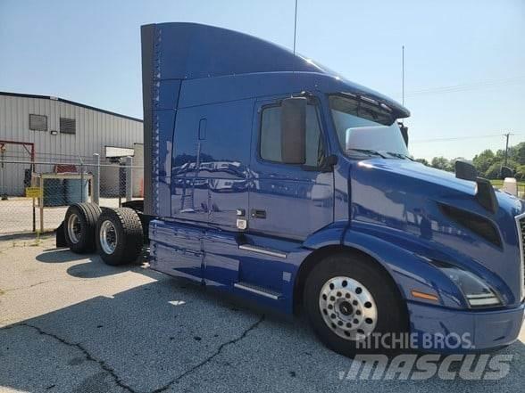 Volvo VNL64T860 وحدات الجر
