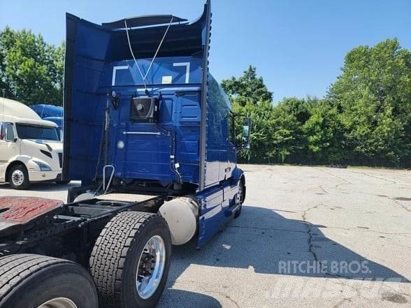 Volvo VNL64T860 وحدات الجر
