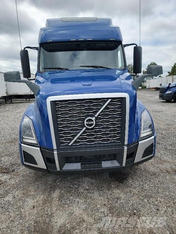Volvo VNL64T860 وحدات الجر