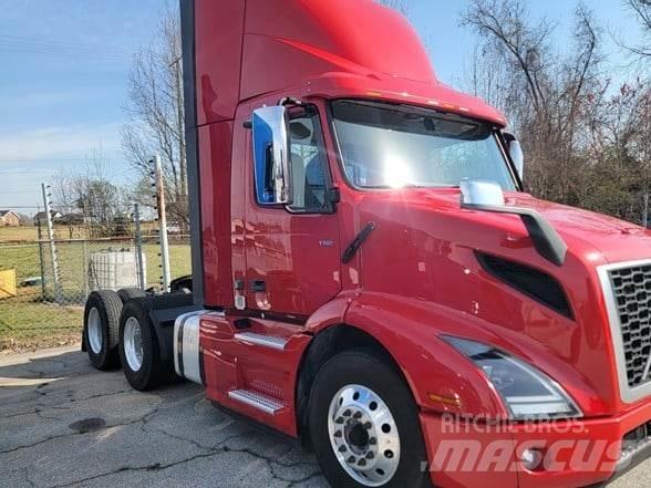 Volvo VNR64T300 وحدات الجر