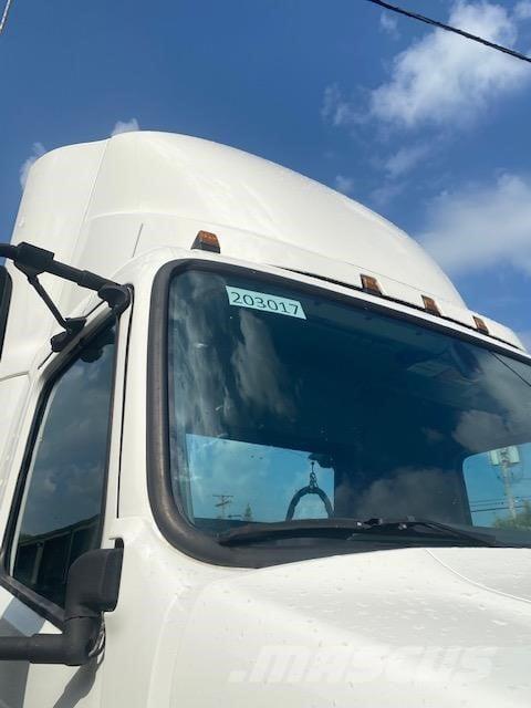 Volvo VNR64T300 وحدات الجر