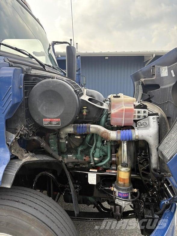 Volvo VNR64T300 وحدات الجر