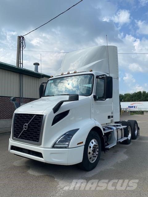 Volvo VNR64T300 وحدات الجر