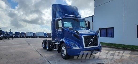 Volvo VNR64T300 وحدات الجر